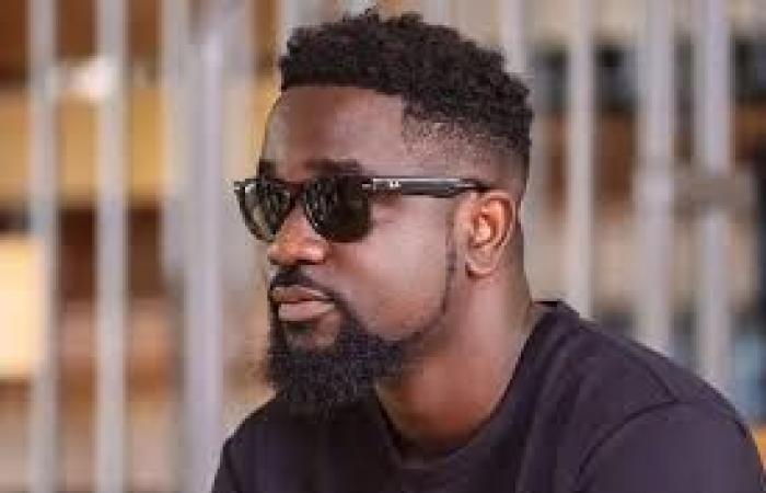 Online responses to Sarkodie’s most recent article, “Back to gari soakings,”