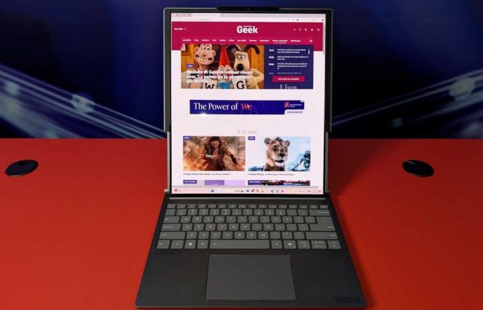 We approached the Lenovo PC with a scrolling screen