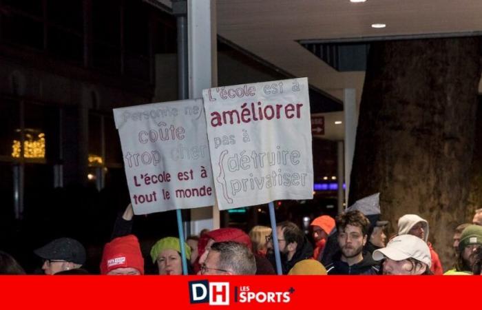 MR supporters under the jeers of teachers from the City of Liège: “With this government, we are all losers” (photos)