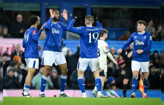 Everton Advance In FA Cup After Sean Dyche Dismissal