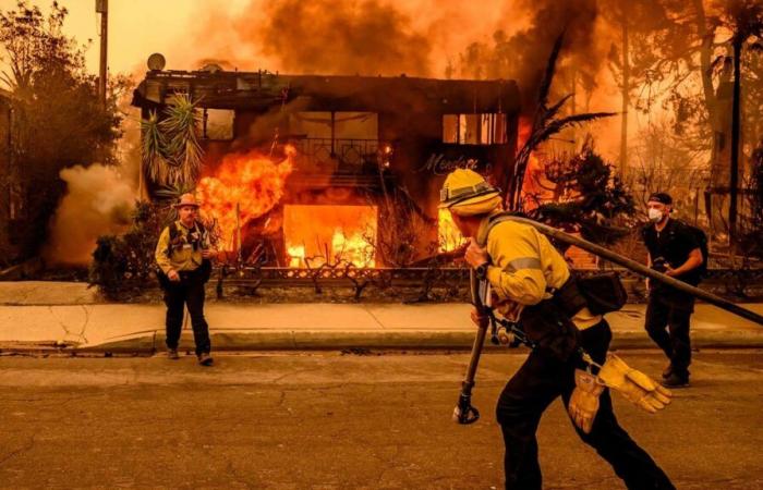 Fires in Los Angeles: citizens played superheroes in the heart of the blaze