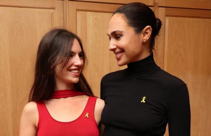 Gal Gadot denies she was banned from wearing hostage pin at Golden Globes