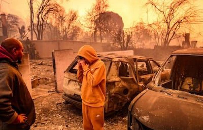 IN PICTURES | Fires still out of control devour Los Angeles: death toll rises to 6