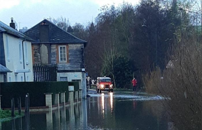 PHOTOS. Three houses evacuated, roads and houses flooded after snow near Neufchâtel-en-Bray