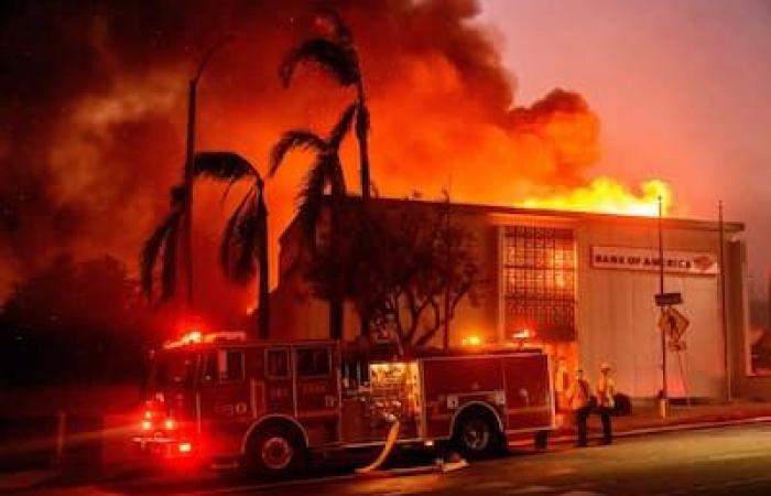 IN PICTURES | Fires still out of control devour Los Angeles: death toll rises to 6