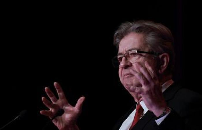 Jean-Luc Mélenchon denounces the “offender” and “servility” of the PS, the Ecologists and the PCF, who are negotiating with the government