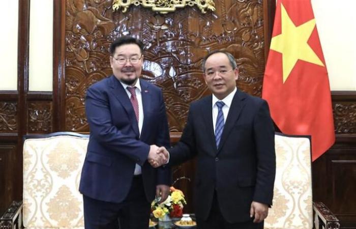 Vietnam, Mongolia strengthen cooperation between their presidential offices