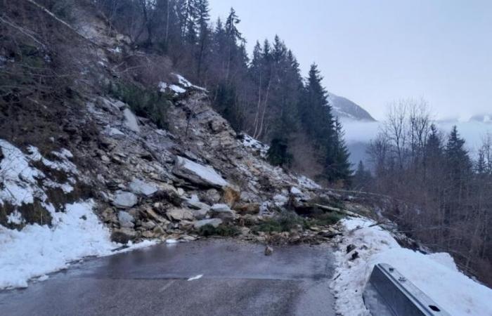 A major landslide buries a departmental road in Savoie, access prohibited for an indefinite period