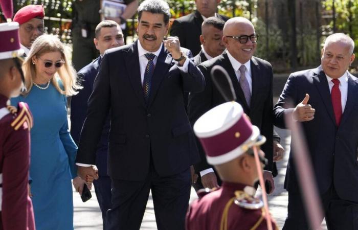 In Venezuela, Nicolás Maduro is sworn in for a third six-year term