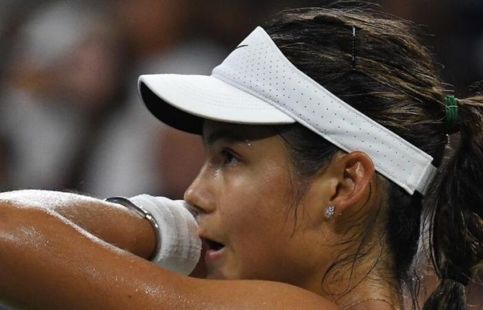 Australian Open > Emma Raducanu, in full stress: “Yesterday I was seriously bitten by an ant or a mosquito, something I am allergic to. I refused to use a spray because I didn’t want to take risks with a view to an anti-doping control”