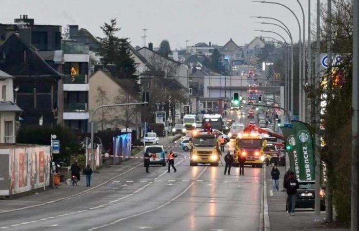 Two police officers injured, a fugitive wanted in Luxembourg City