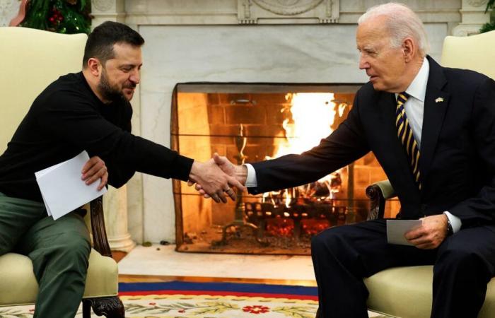 Volodymyr Zelensky thanked Joe Biden for his “unfailing support”