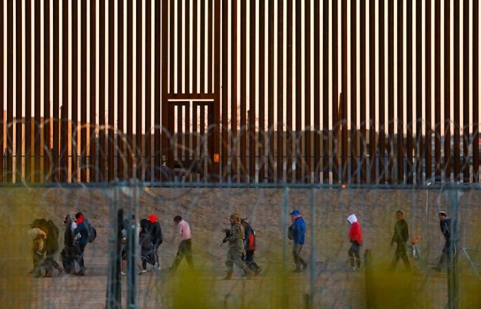 Migrants race against the clock to reach the US-Mexico border before Trump takes office