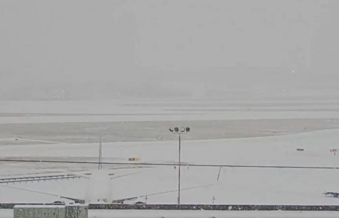 Delays at Atlanta airport: Winter storm grounds more than 1,400 flights