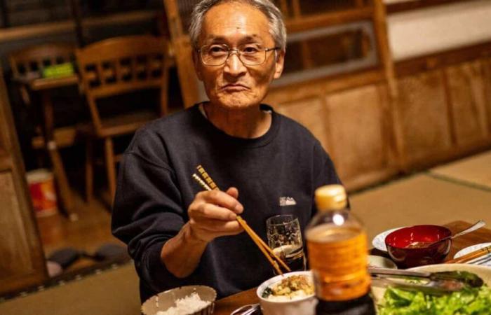 [PHOTOS] The Japanese “master of excrement” prides itself on directly feeding Mother Nature