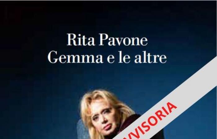 Rita Pavone in the bookshop with ‘Gemma e le altre’ from the album – People