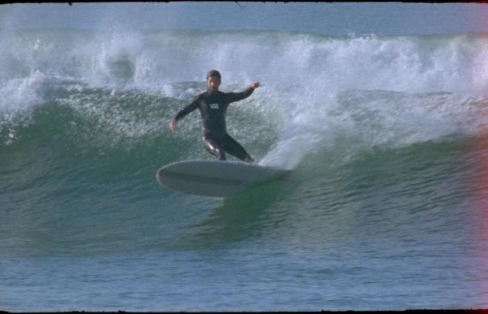 In “Some like it classic”, Charentais-Maritime resident Romain Juchereau talks about surfing while filming like in the 1960s