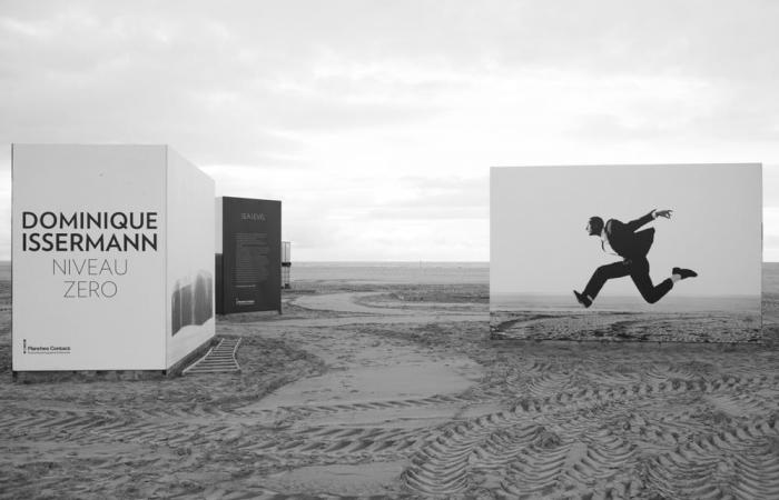 Dominique Issermann exposed on the beach of Deauville