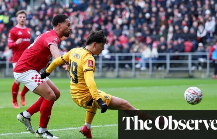 Early goals from Aït-Nouri and Rodrigo Gomes edge Wolves past Bristol City | FA Cup