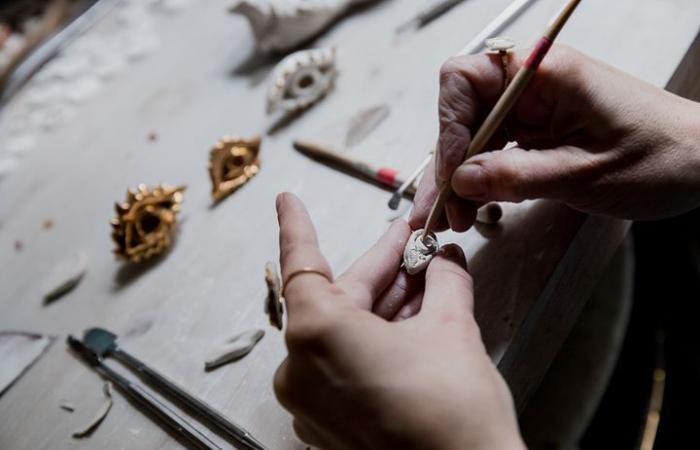 jewelry designer Jordane Somville desecrates the gesture of the artisan