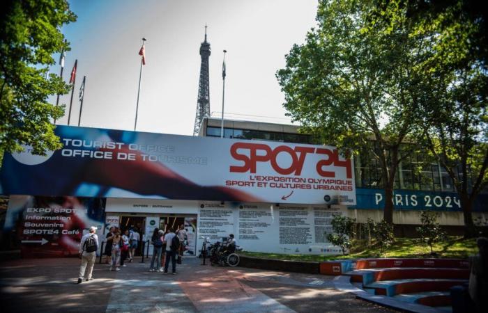 In Paris, the tourist office closes its last reception point