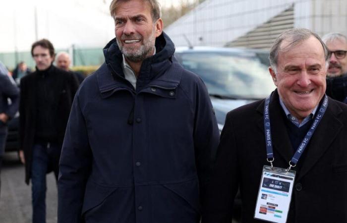 Jürgen Klopp attends a Paris FC match against Amiens