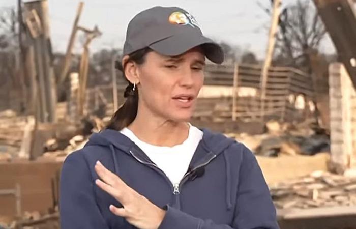 Jennifer Garner Feels ‘Guilty’ Walking Through Her House After She ‘Lost A Friend’ amid Wildfires