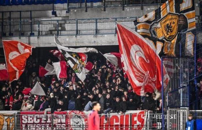 in Auxerre, Lille supporters hum a tune to the glory of the former leader of the National Front