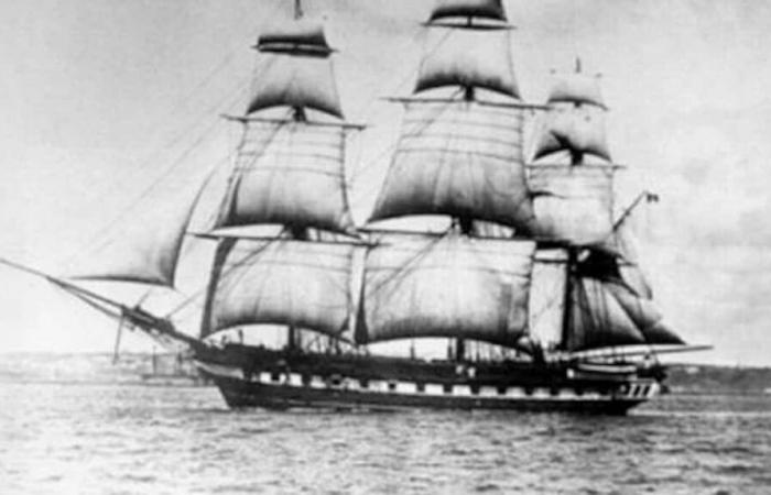 This ship reestablished the bridges between abandoned New France and the motherland