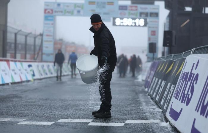 Then no need to panic: the start of the girls’ cyclo-cross championships has been delayed by an hour due to ice spots on the circuit