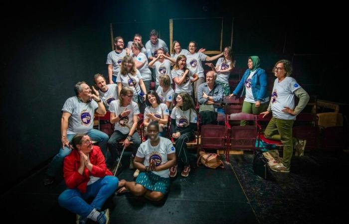 a theater troupe that sublimates disability in Laval