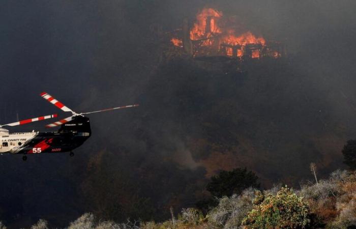 the death toll rises to sixteen deaths; the fight against the flames continues