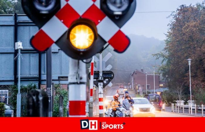 A narrowly avoided accident in Ghent: cyclists cross a level crossing as the train arrives, “the driver was in a state of shock”