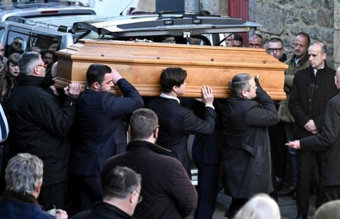 the funeral of the founder of the National Front was held in his hometown of Morbihan