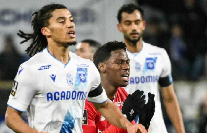 in numerical superiority, Lille stumbles on Auxerre and misses the opportunity to climb onto the podium