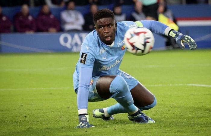 Jorge Sampaoli judges Brice Samba’s match