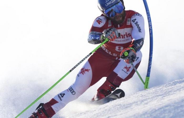 Swiss star Odermatt only third in first run of World Cup giant slalom led by teammate Meillard | Sports