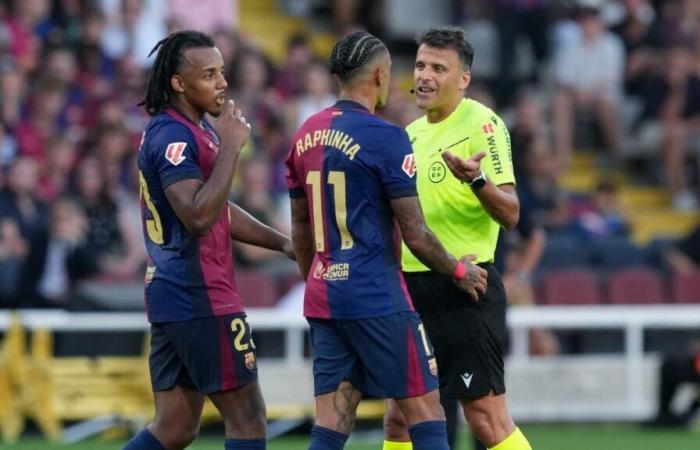 Spanish Super Cup Final | The VAR corrects Gil Manzano: There was a penalty on Gavi!