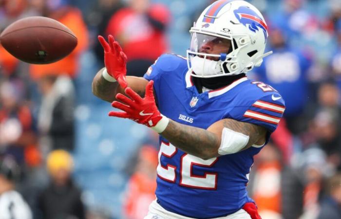 Bills’ Ray Davis heads to the locker room after brutal hit from Broncos’ Brandon Jones