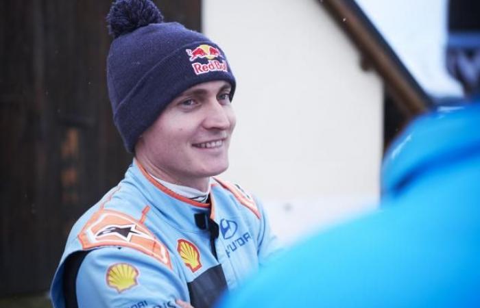 Adrien Fourmaux gets his bearings with Hyundai during testing at Gap