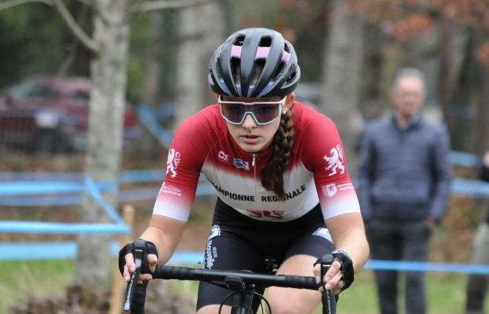 Lucie Elizalde, 16, wins the title of French cyclo-cross champion