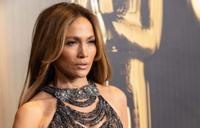 Faced with the fires in Los Angeles, Jennifer Lopez makes a radical decision