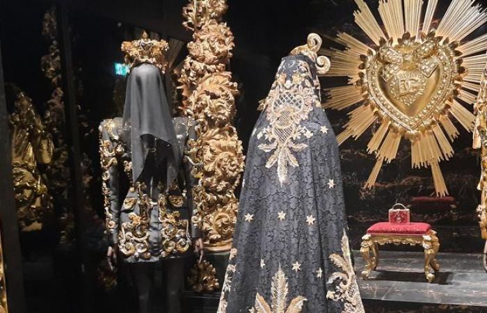 more than 500 new Dolce & Gabbana pieces in an event exhibition at the Grand Palais