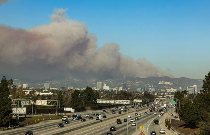 The Press in California | Neighborhoods threatened by massive fires