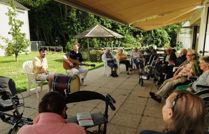 this young Rennes videographer spent 24 hours in a nursing home in Brittany for a film