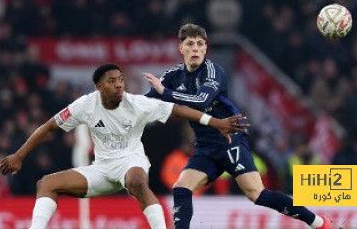 A goalless draw between Arsenal and Manchester United in the first half