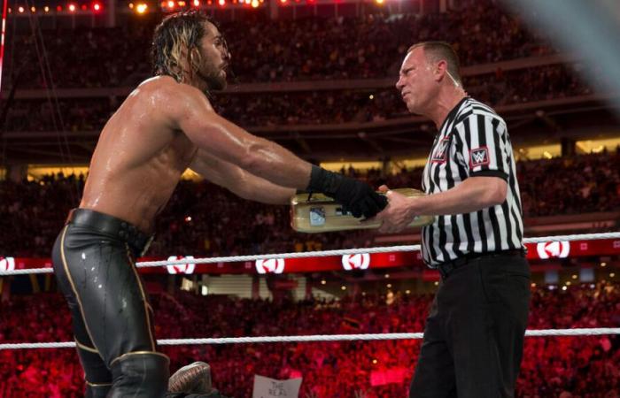 Behind the scenes of Seth Rollins’ cash-in at WrestleMania 31