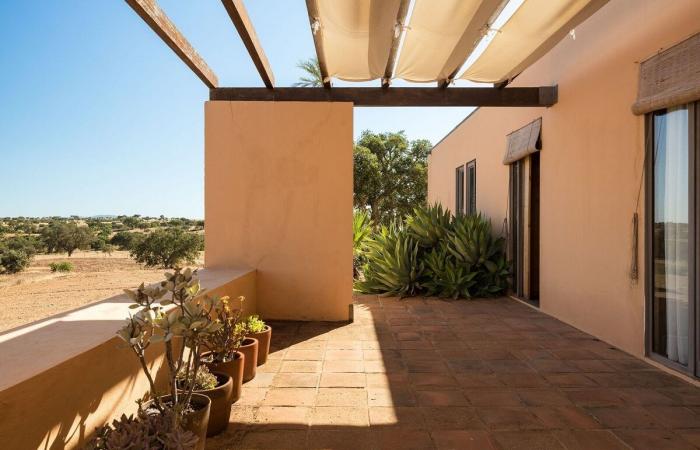 A house designed for two artists in Alentejo