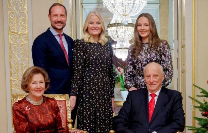 Worry at the top: a royal figure from Norway taken care of by emergency services during a family stay