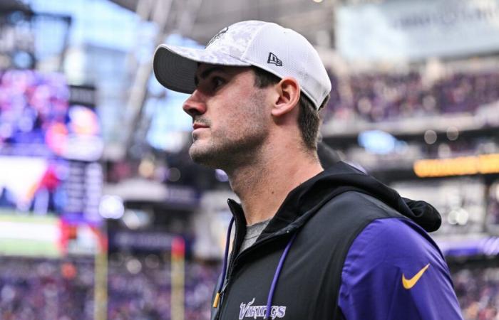 Dethroned in New York, Daniel Jones seeks redemption in the land of the Vikings.